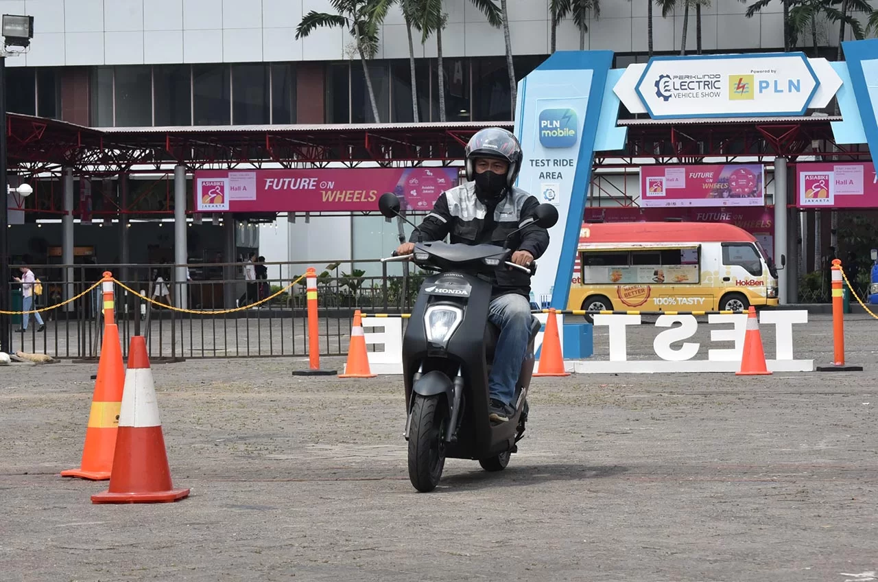 Mau Rasakan Sensasi Naik Motor Listrik Honda? Yuk, Jajal Langsung Aja Di PEVS 2024