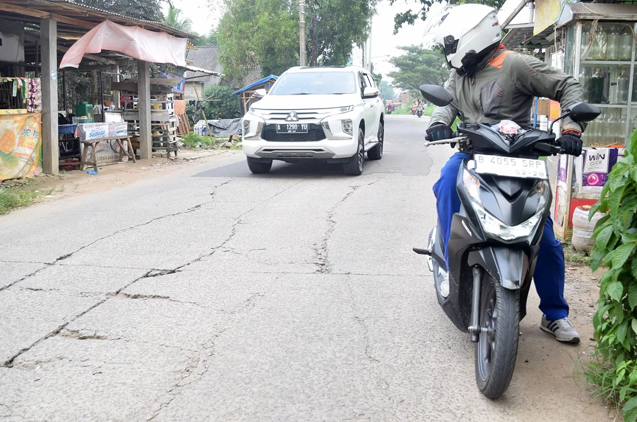 #Cari_Aman Berkendara Motor, Tengok Belakang Sebelum Nge-gas