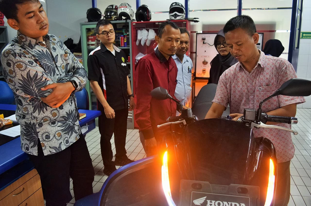 AHM-Wahana Makmur Sejati Gelar Sertifikasi Puluhan Guru SMK Di Jakarta-Tangerang