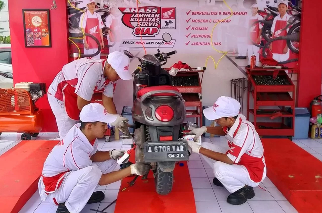 Bahaya Dan Efek Berantai Penggunaan Oli Palsu Pada Sepeda Motor, Kenali Cirinya Dan Hindari