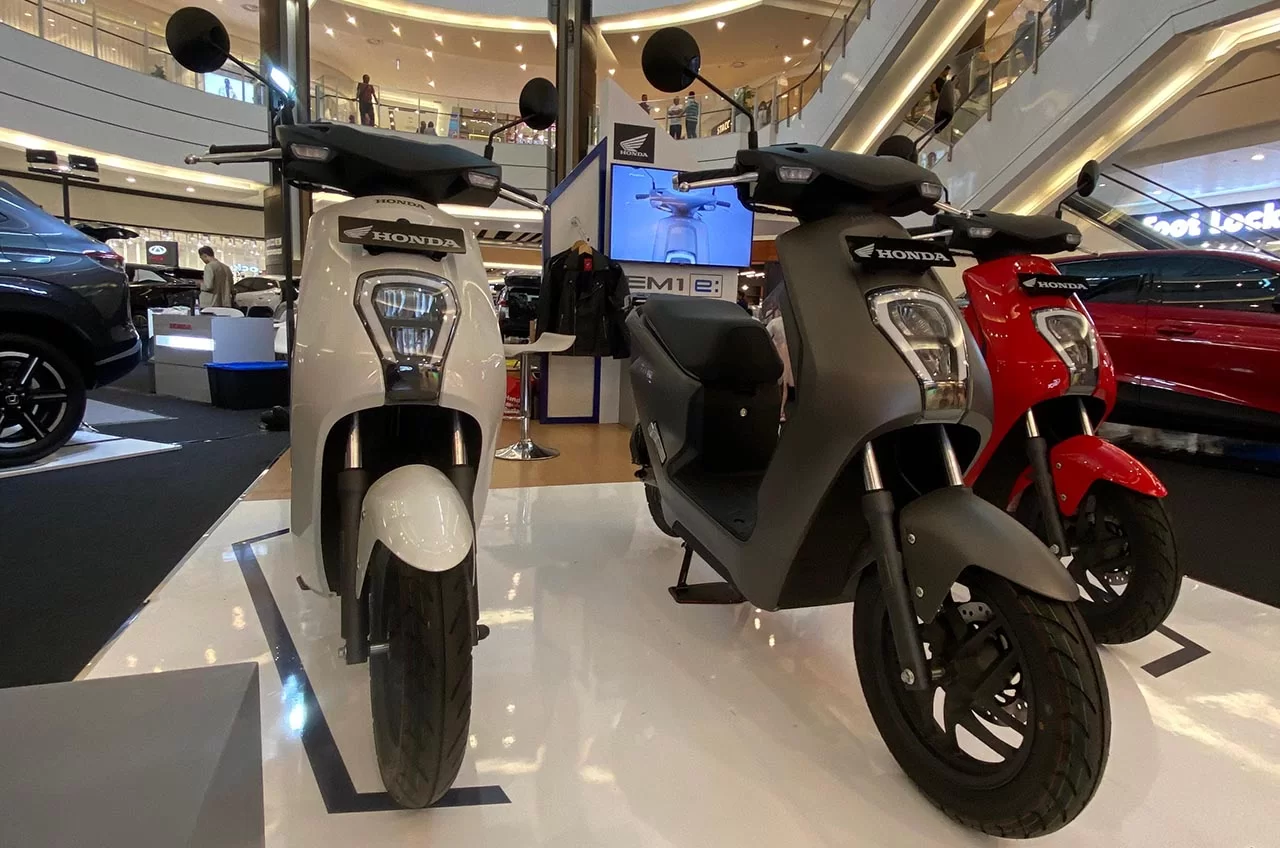 Memperkenalkan Sepeda Motor Listrik, Honda EM1 Sapa Warga Tangerang Lewat Honda EV Exhibition