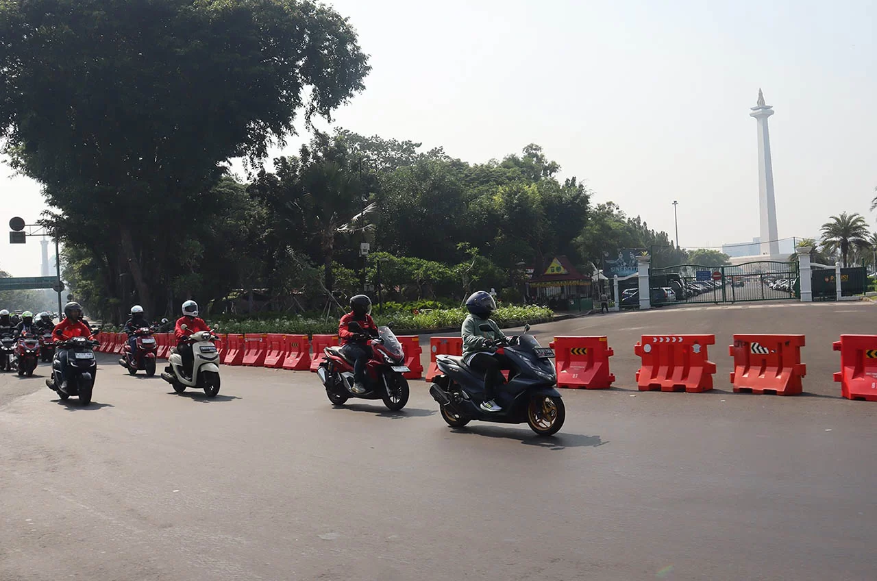 Puncak Festival Hari Pelanggan Nasional, Riding Bareng Community Sambil Happy-Happy