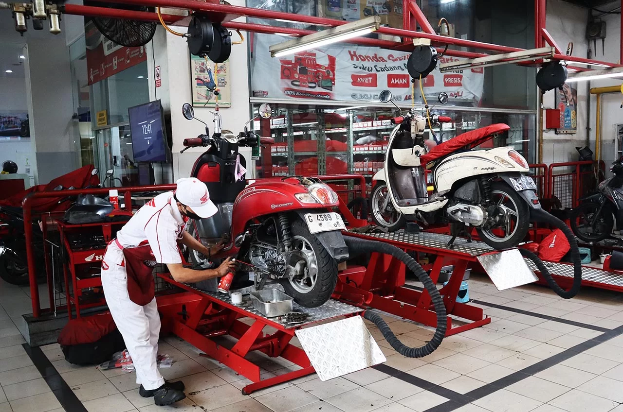 Motor Tetap Sehat Di Hari Pahlawan, Ada Diskon 15% Dari AHASS Jakarta - Tangerang Untuk Motor Matic