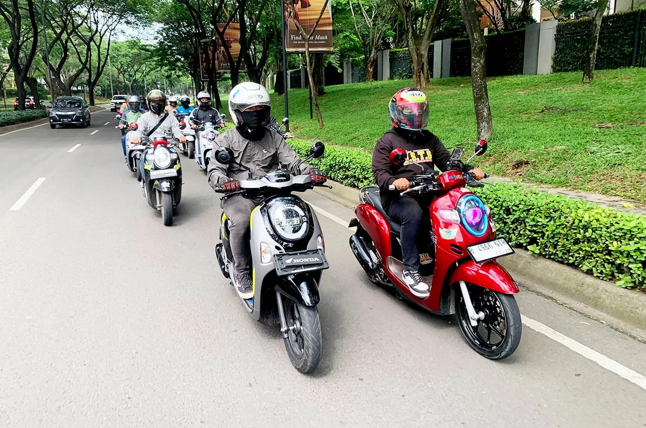 Komunitas Jajal New Honda Scoopy ‘Totally Unique’, Rolling City Sembari Bedah Teknologi