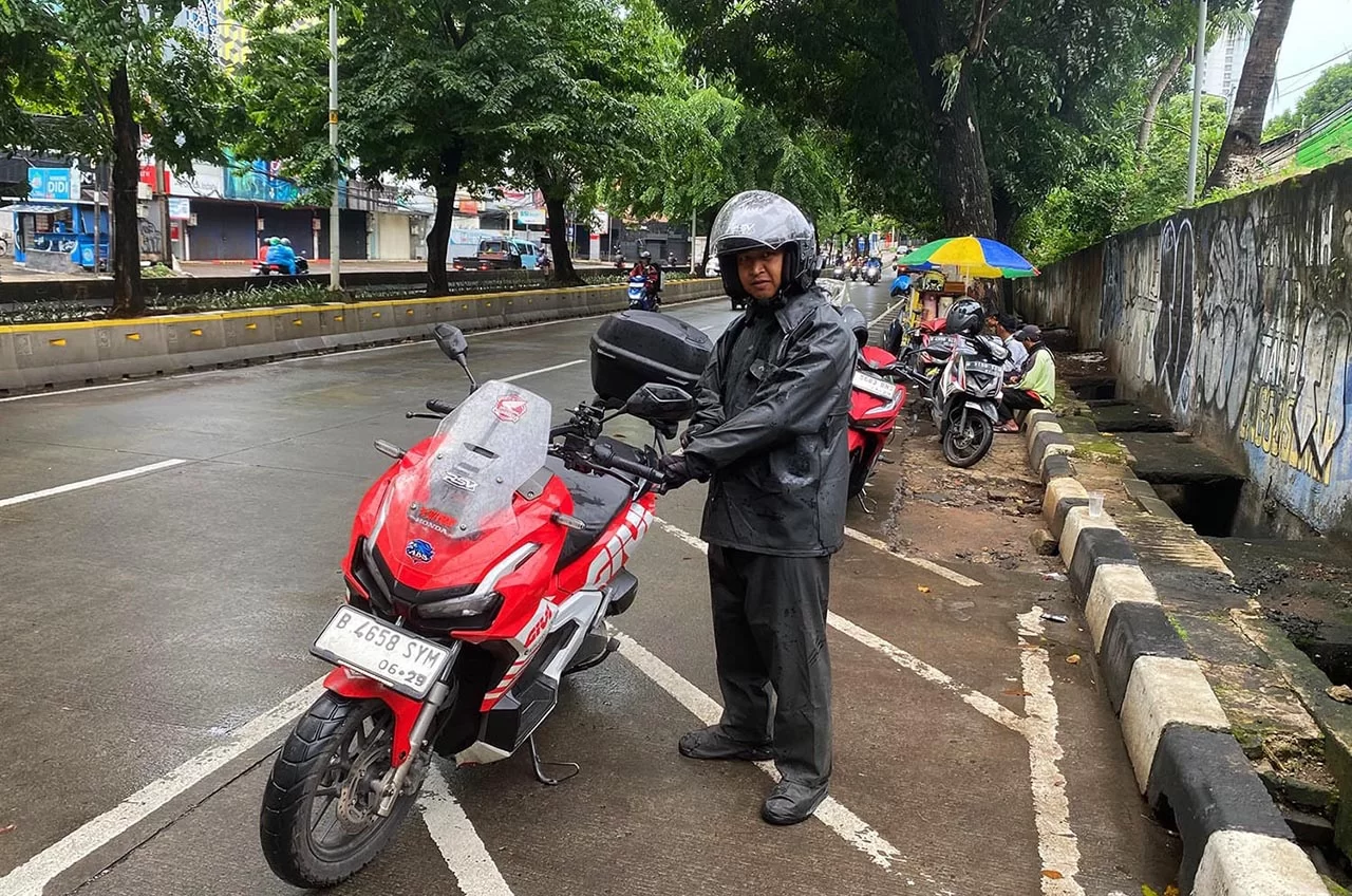 Sudah Memasuki Musim Hujan Menyoal Jas Hujan Jangan Salah Peruntukan Dan Tetap #Cari_aman