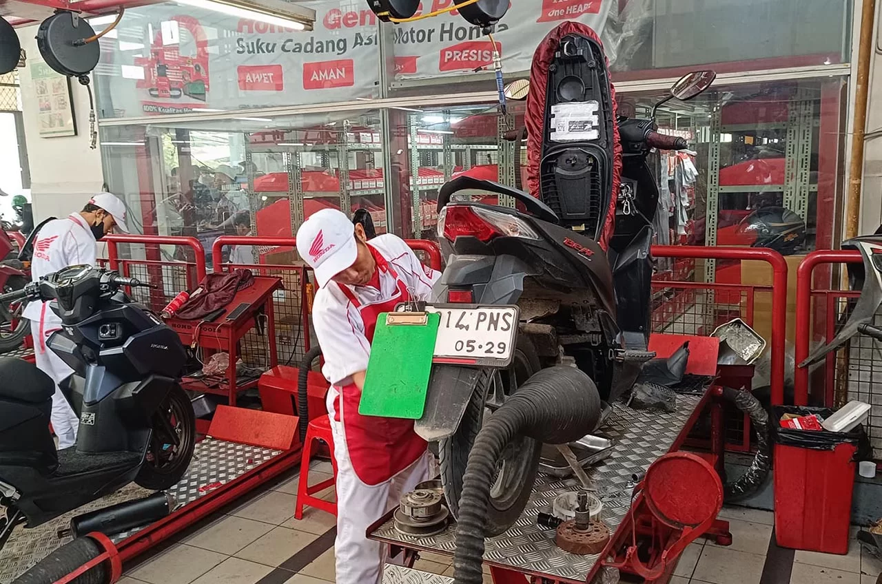 Spesial Imlek AHASS Jakarta - Tangerang Kasih Potongan Jasa Servis 15% Untuk Pengguna AT Honda