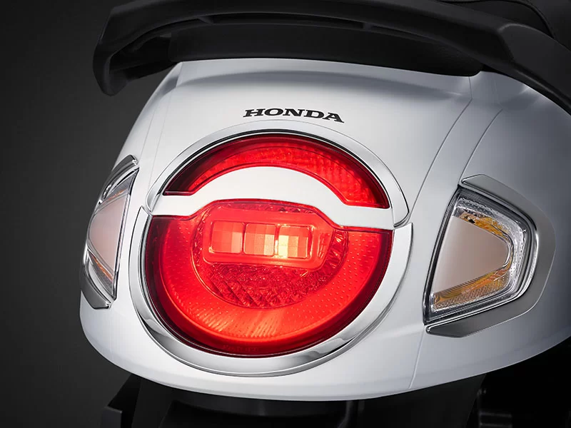 Honda Scoopy - Garnish Tail Light